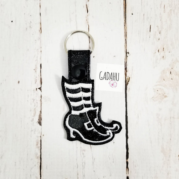 Witch Boots Snap tab Key Fob ITH Embroidery Design file